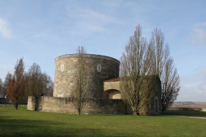 Schmitthenner_Soldatenfriedhof_Bourdon_Ansicht_von_Nordosten